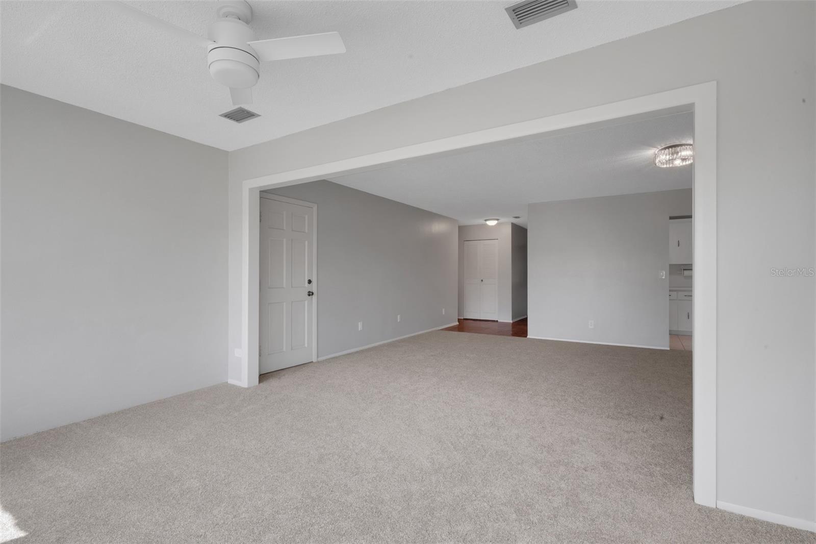 223 BUTTONWOOD CIR #223 — photo 13