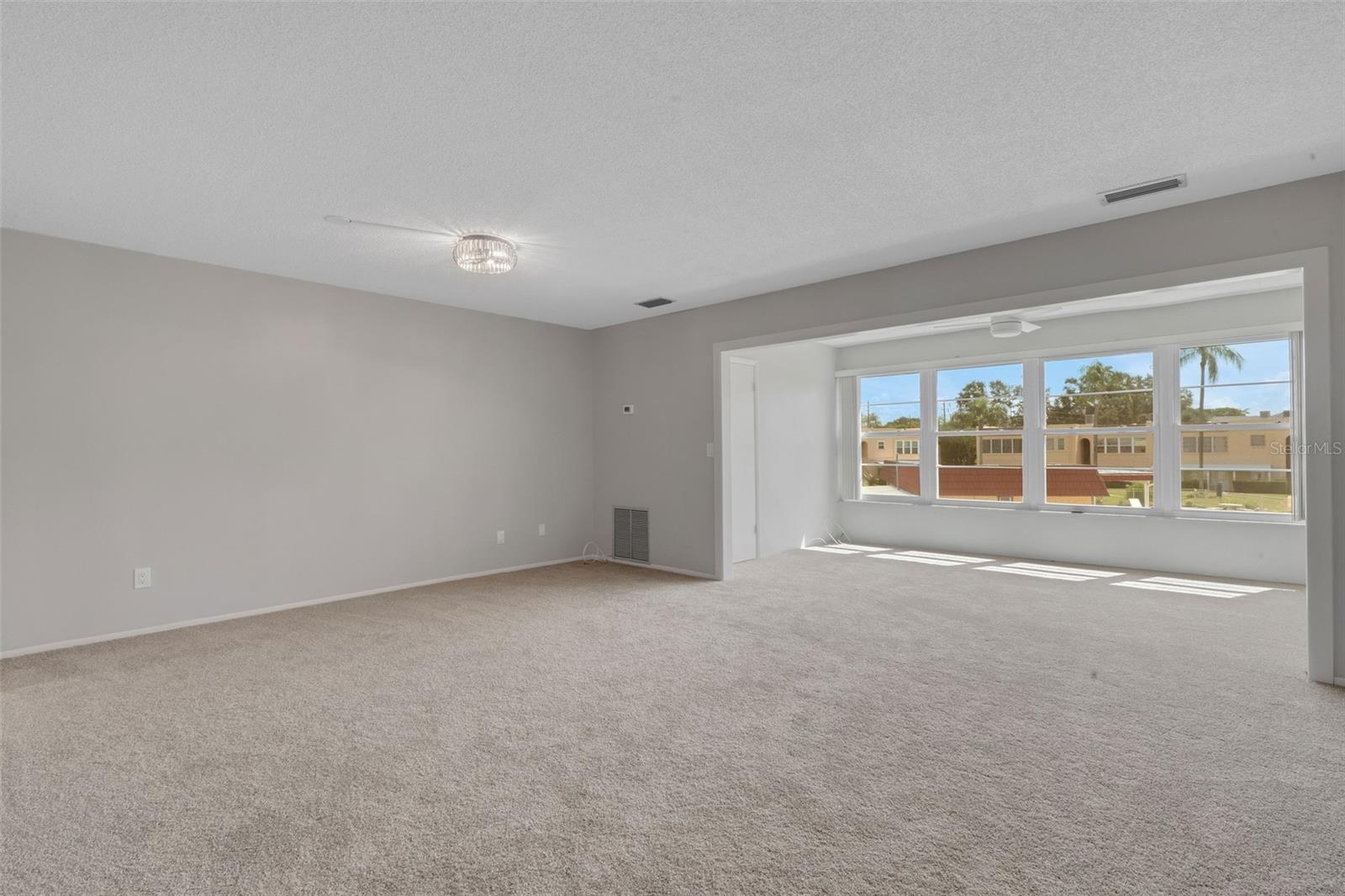 223 BUTTONWOOD CIR #223 — photo 8
