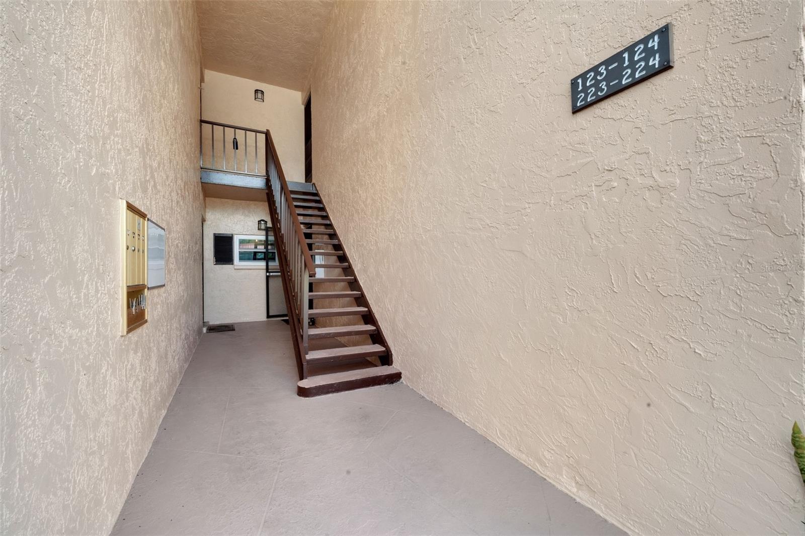 223 BUTTONWOOD CIR #223 — photo 6