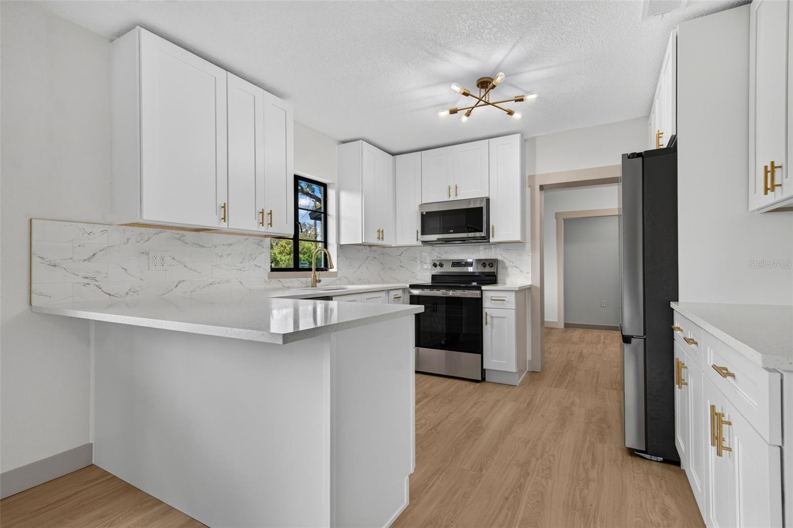209 S SAINT CLOUD AVE — photo 14