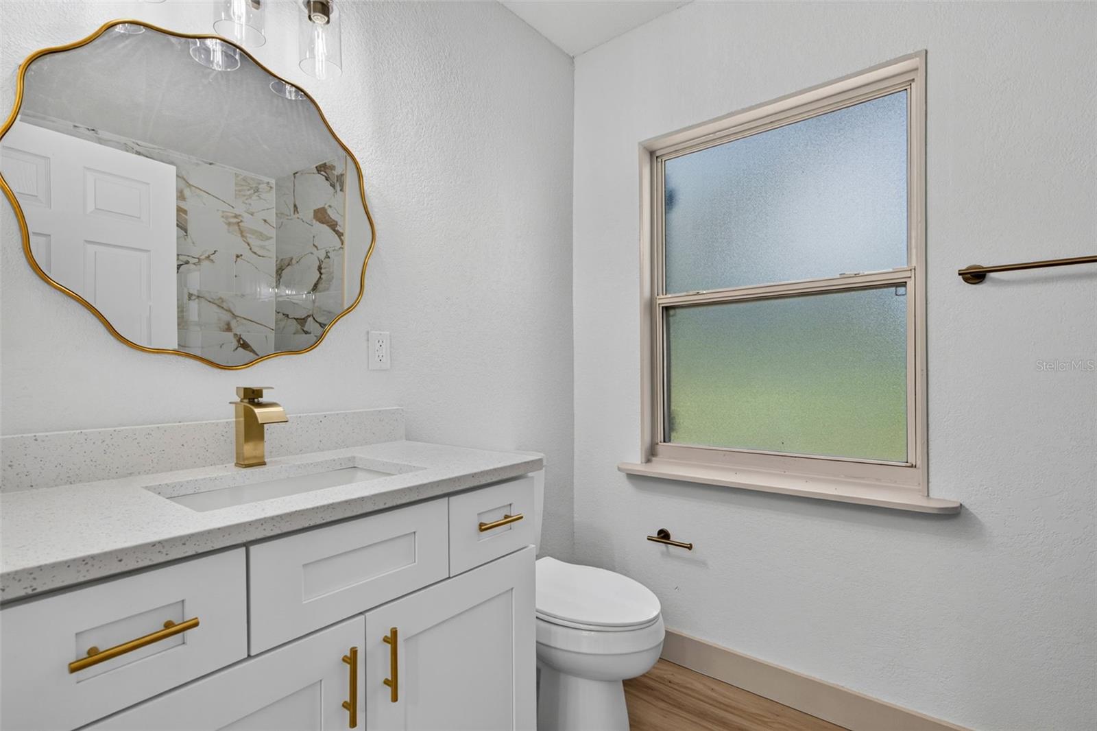 209 S SAINT CLOUD AVE — photo 33