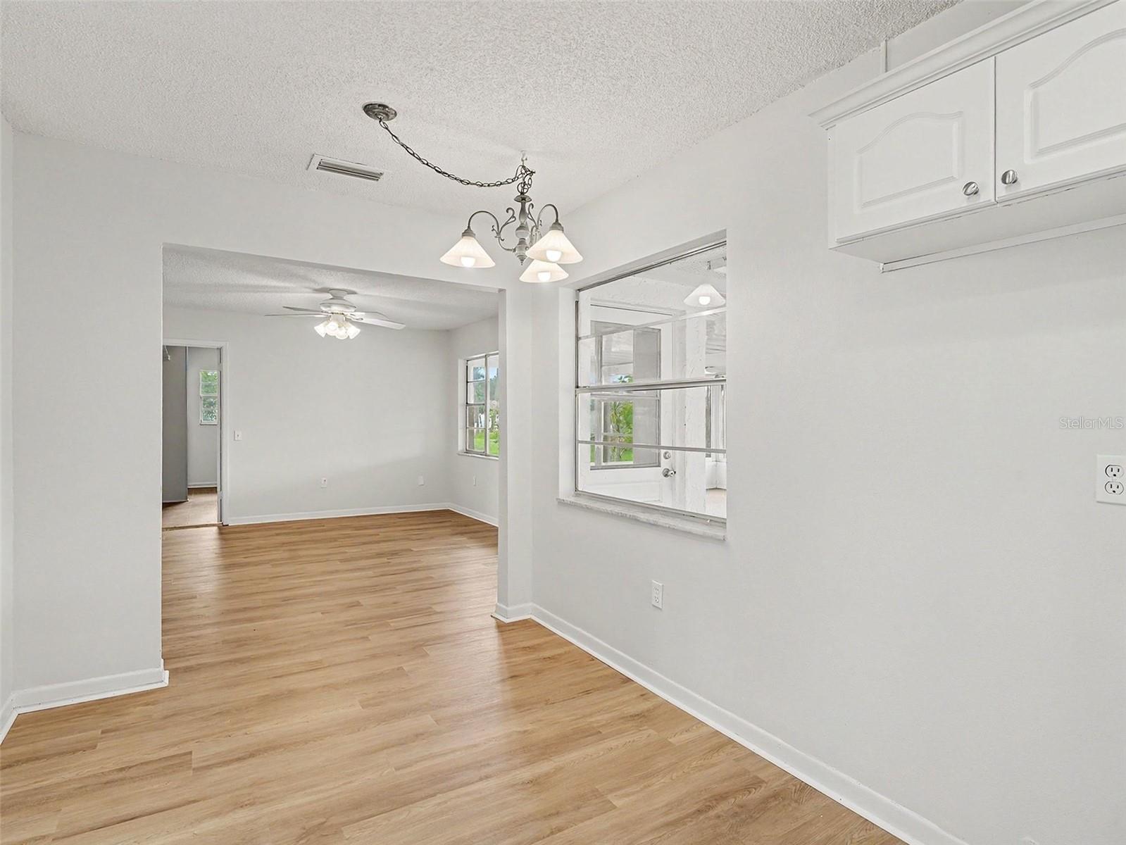 1513 NEW BEDFORD DR — photo 12