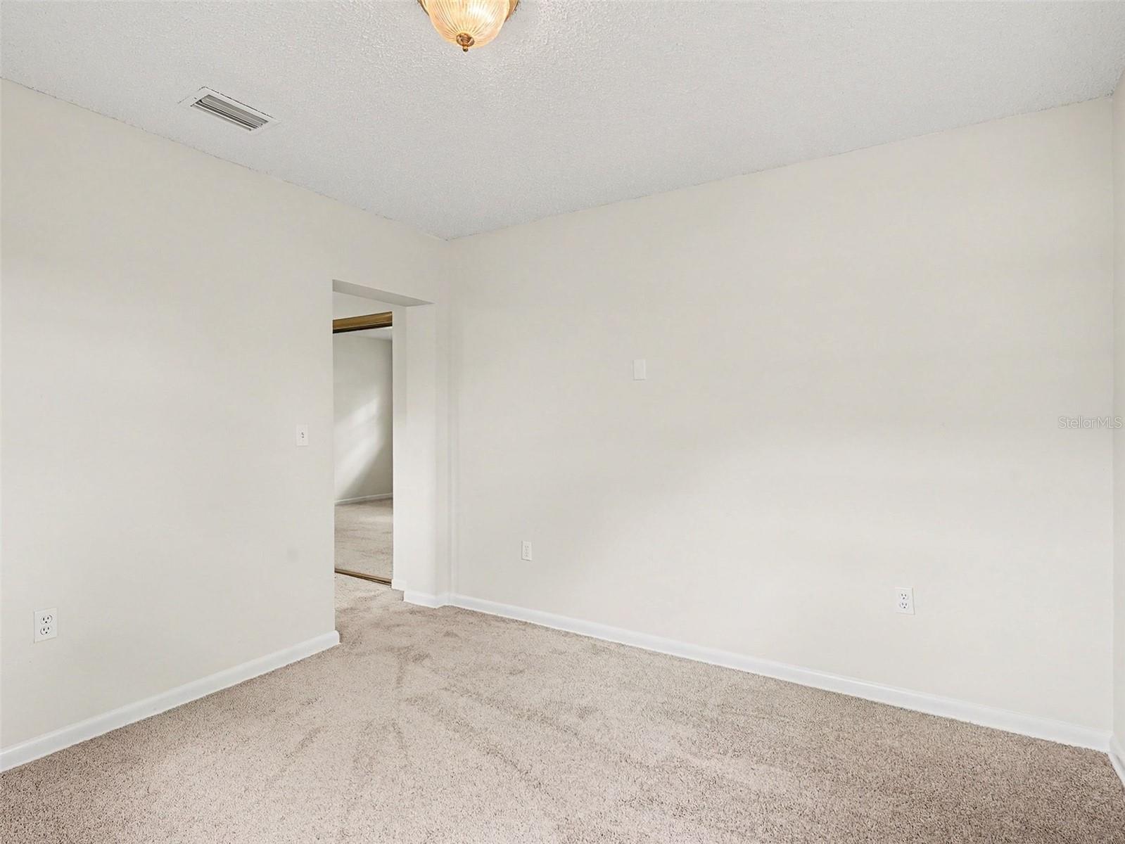 1513 NEW BEDFORD DR — photo 22
