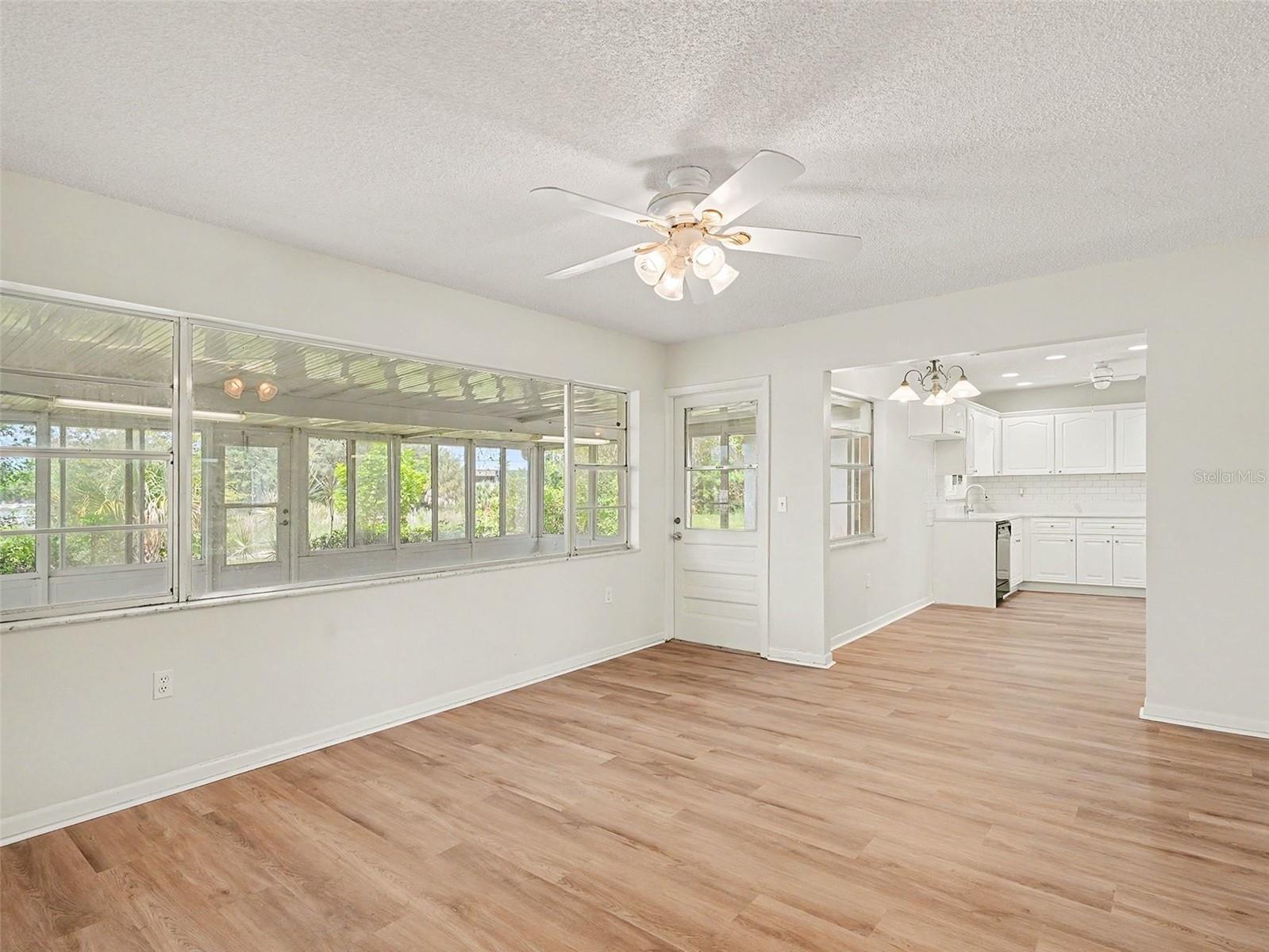 1513 NEW BEDFORD DR — photo 11