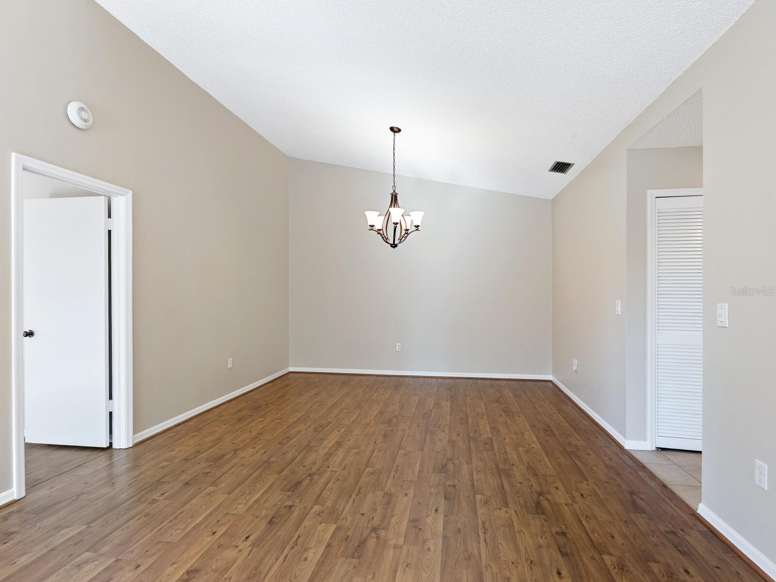 4372 TRAILS DR #15-1 — photo 9