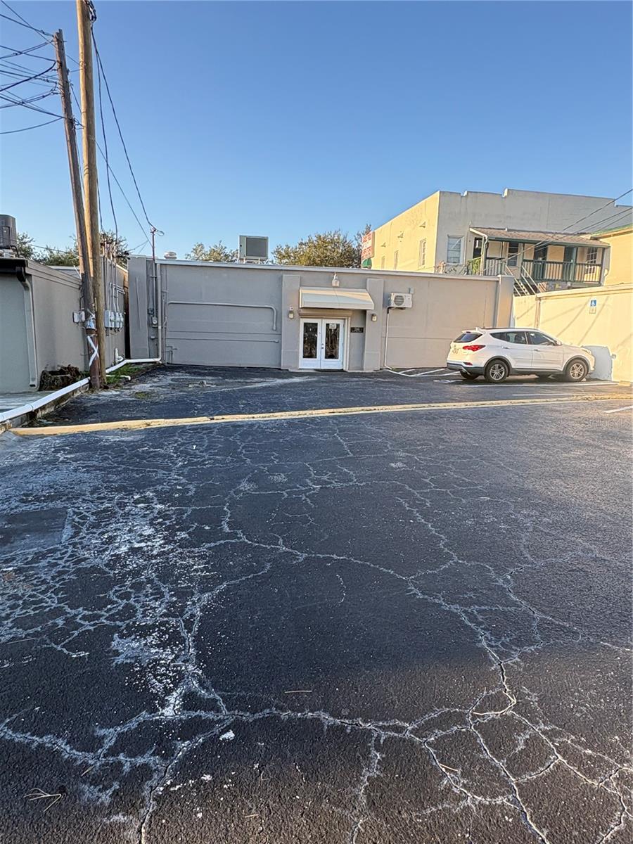 200 W BAY DR — photo 3