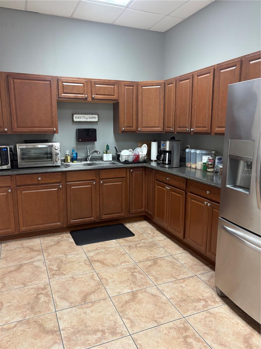 200 W BAY DR — photo 5