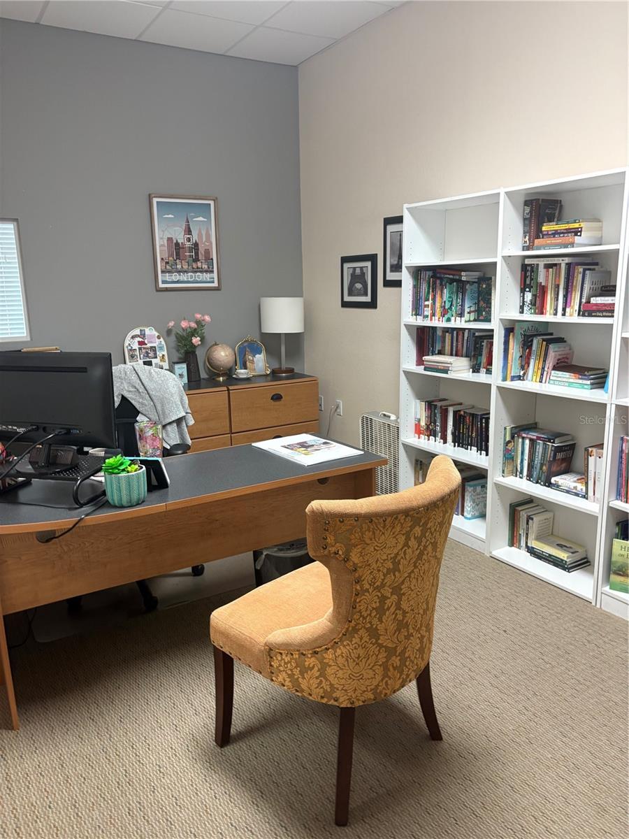 200 W BAY DR — photo 14