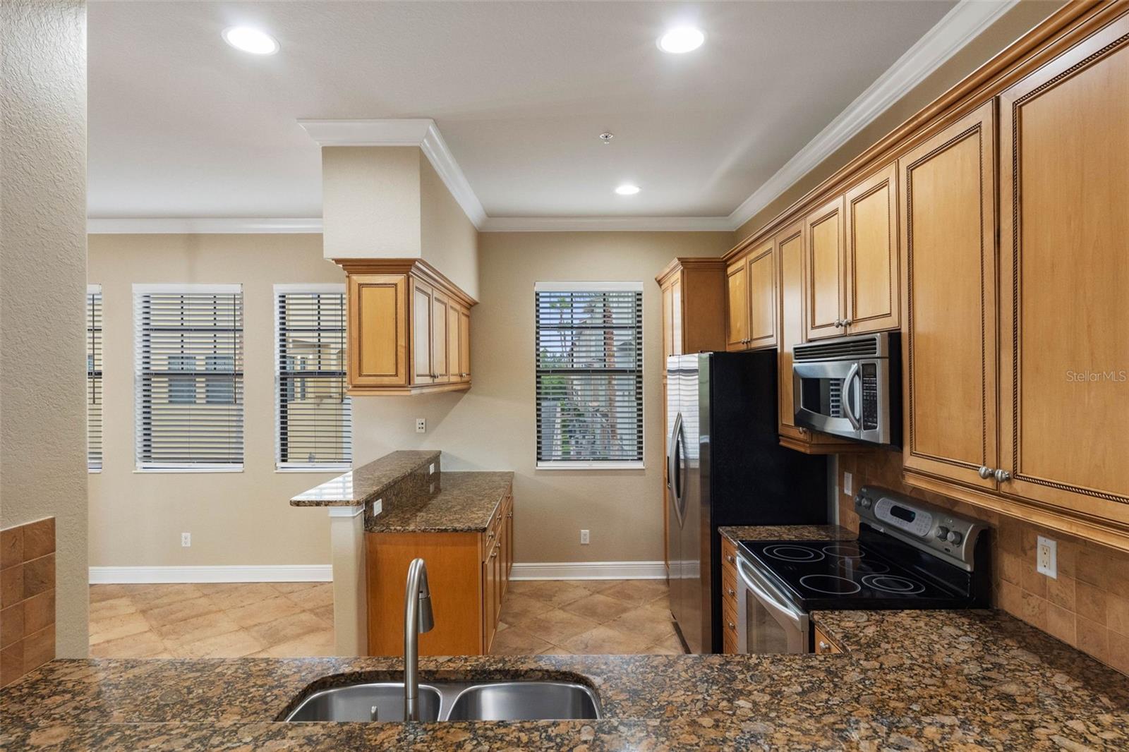 4815 YACHT CLUB DR #103 — photo 23