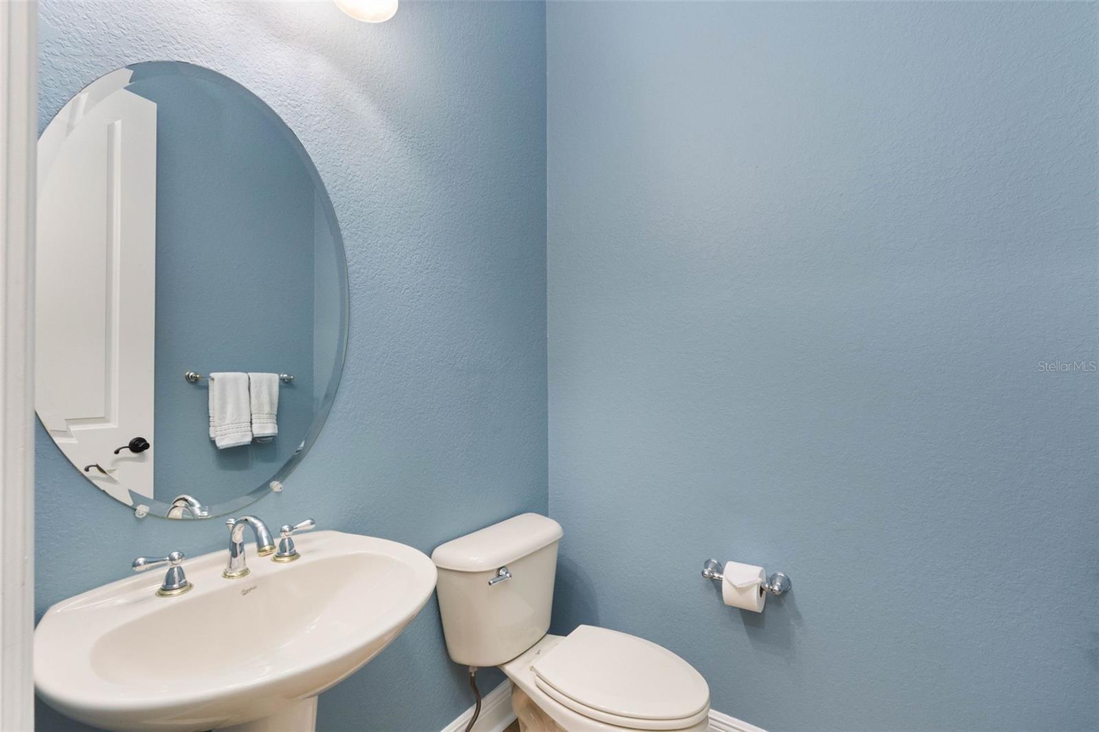 4815 YACHT CLUB DR #103 — photo 29