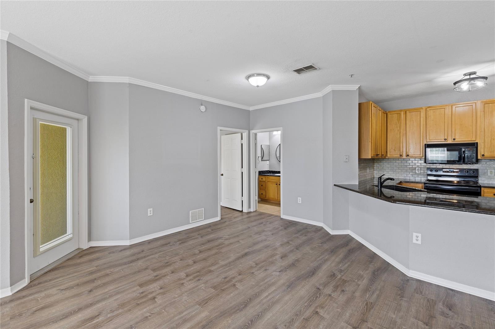 10105 COURTNEY OAKS CIR #203 — photo 5