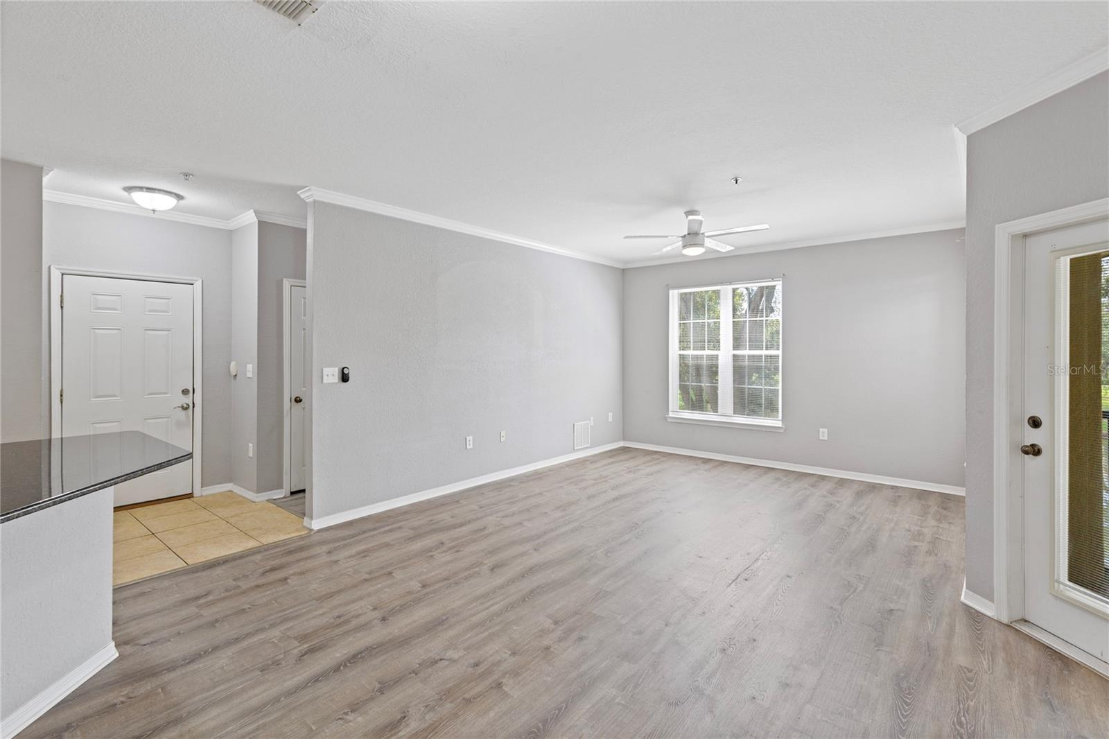 10105 COURTNEY OAKS CIR #203 — photo 13