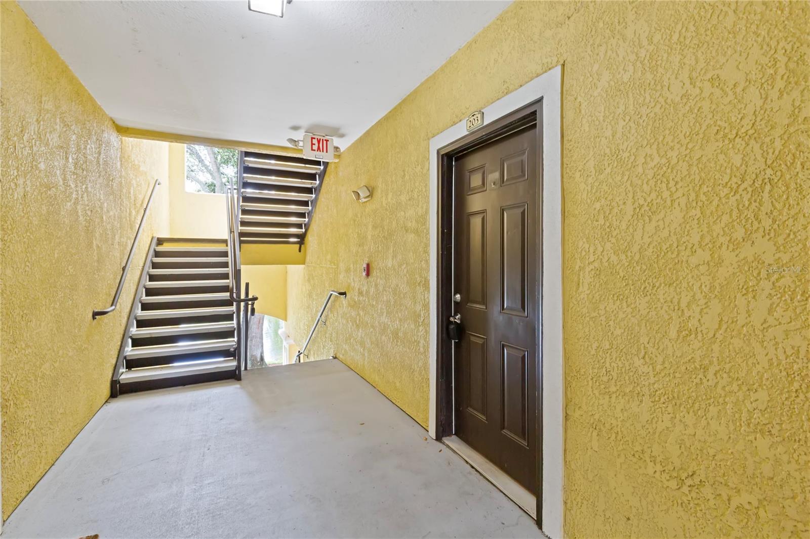 10105 COURTNEY OAKS CIR #203 — photo 7