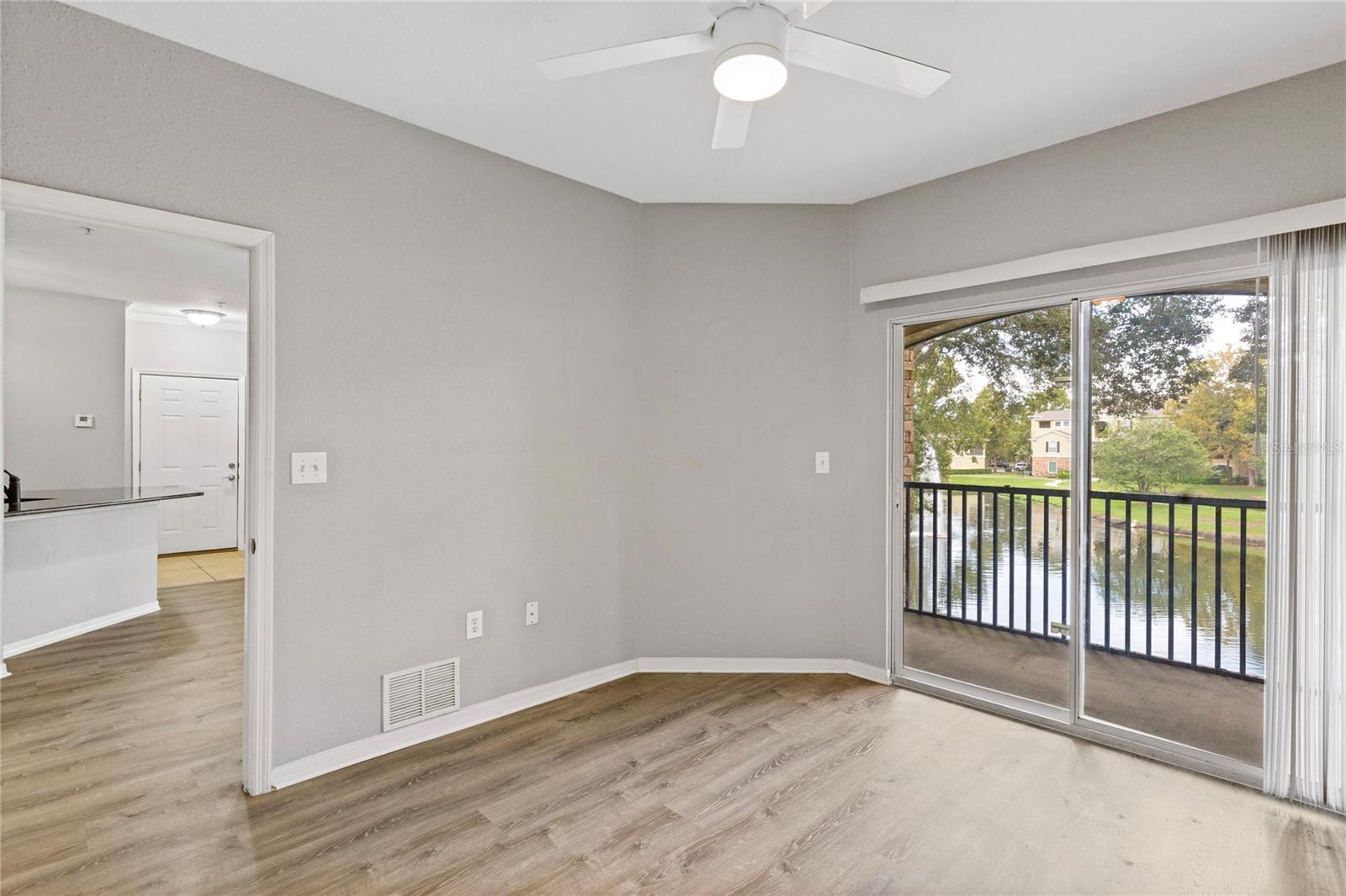 10105 COURTNEY OAKS CIR #203 — photo 4