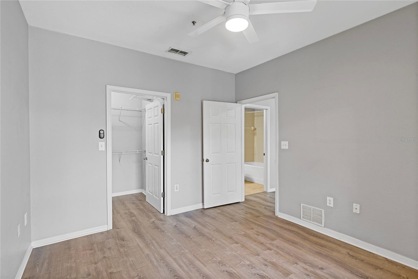 10105 COURTNEY OAKS CIR #203 — photo 19