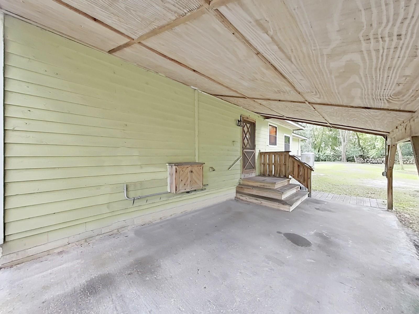 6075 COUNTRY CLUB RD — photo 46