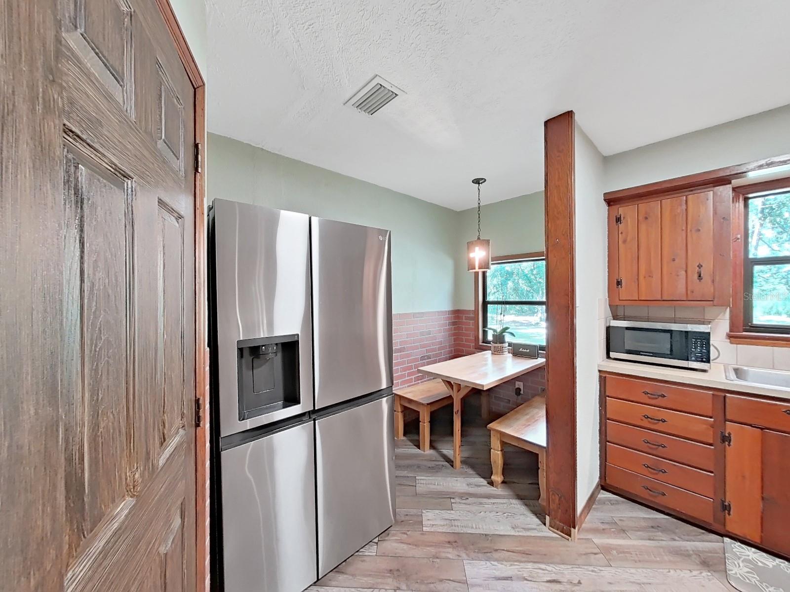 6075 COUNTRY CLUB RD — photo 29