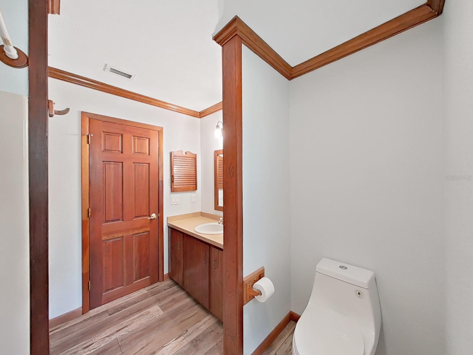 6075 COUNTRY CLUB RD — photo 38