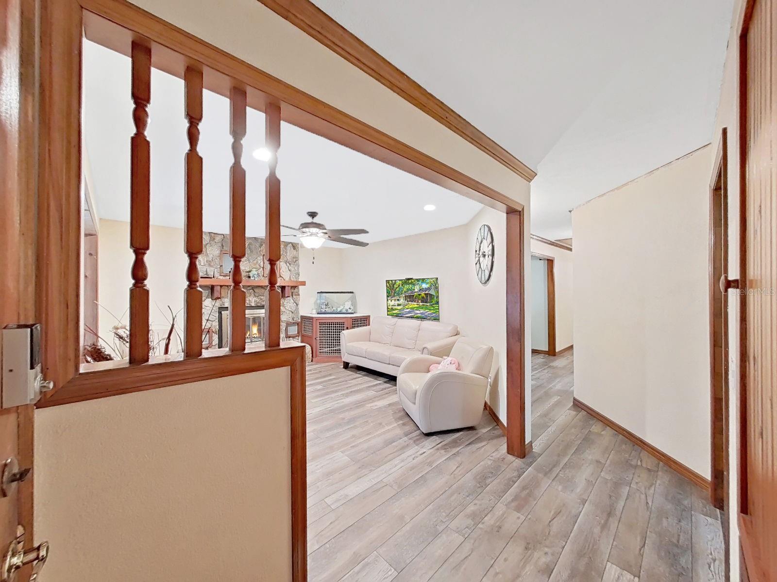 6075 COUNTRY CLUB RD — photo 25