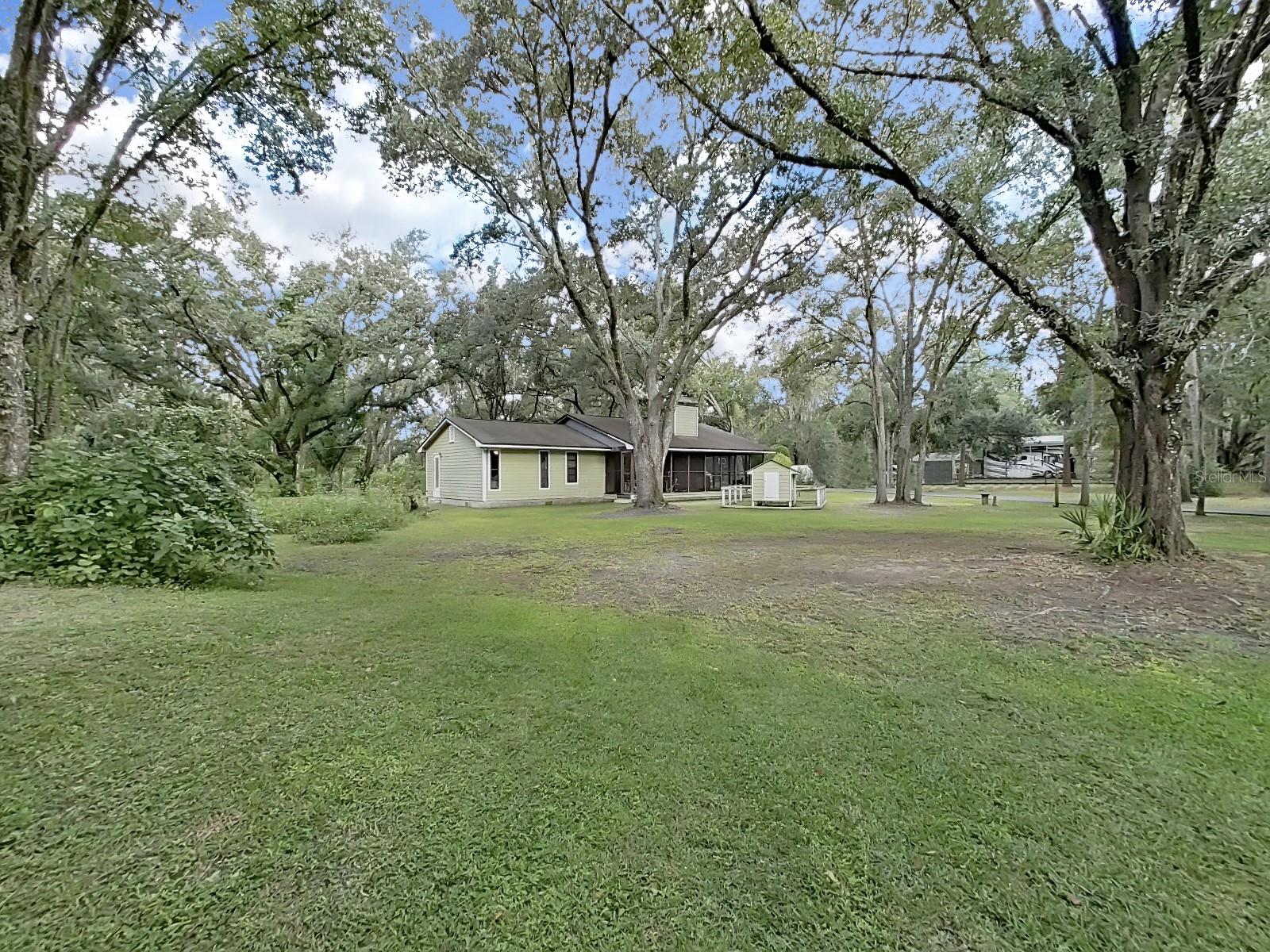 6075 COUNTRY CLUB RD — photo 10