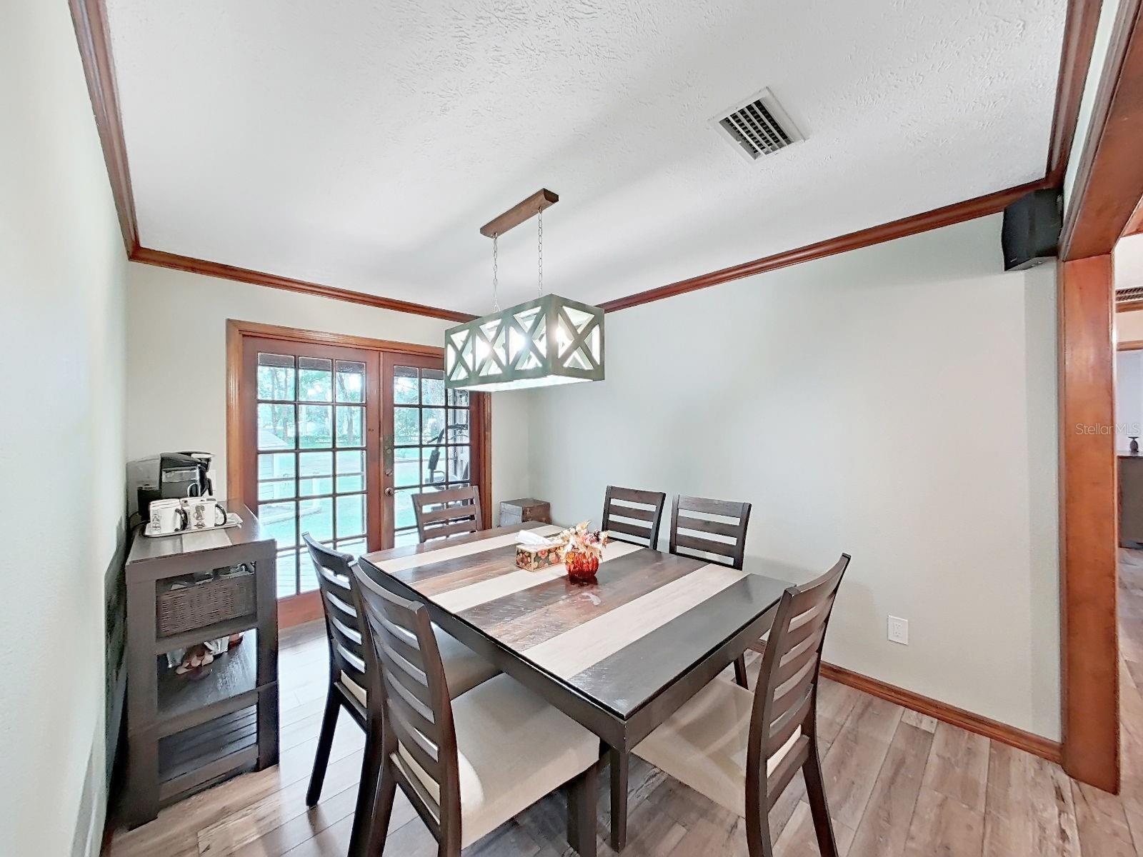 6075 COUNTRY CLUB RD — photo 26