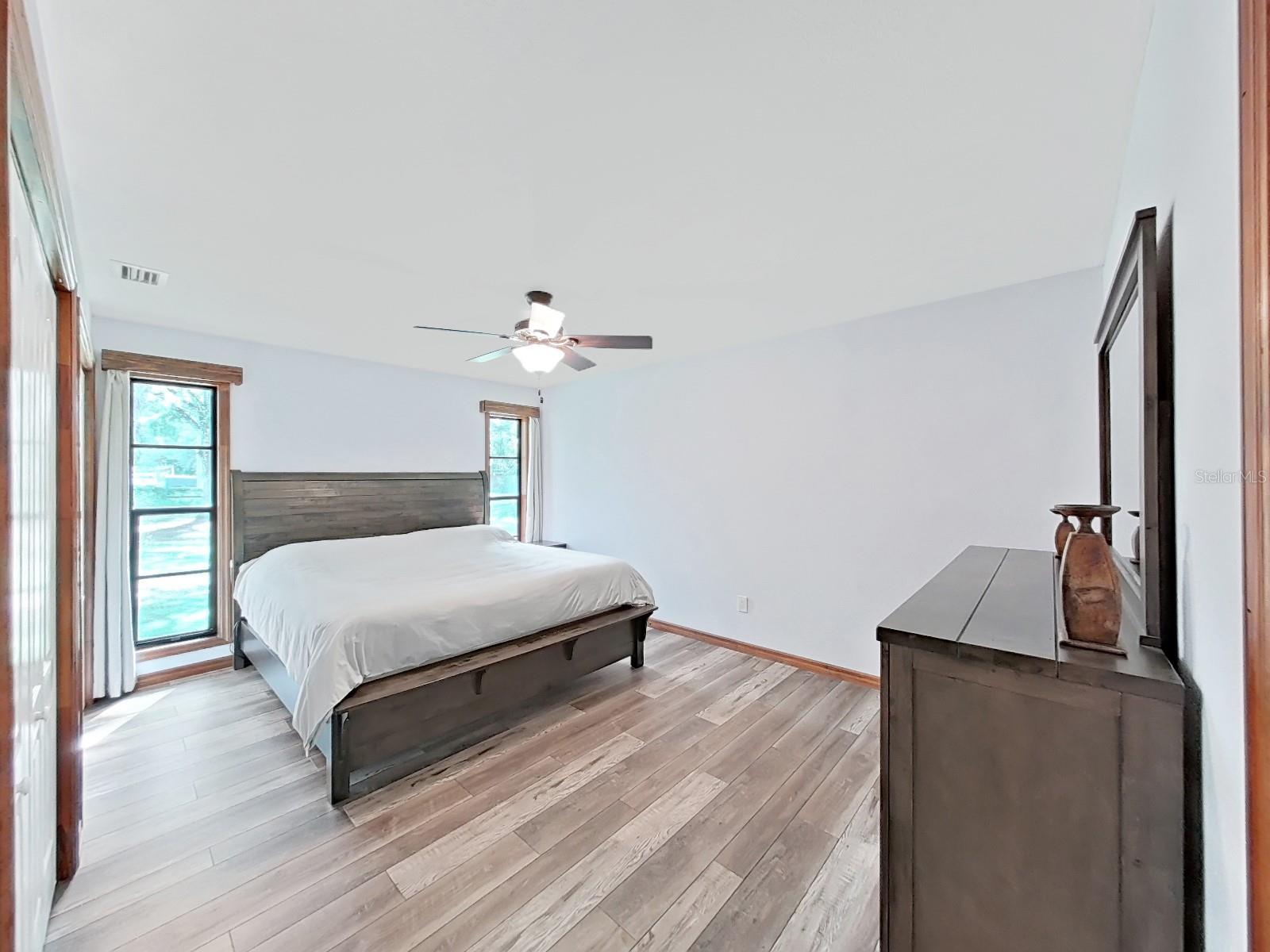 6075 COUNTRY CLUB RD — photo 32