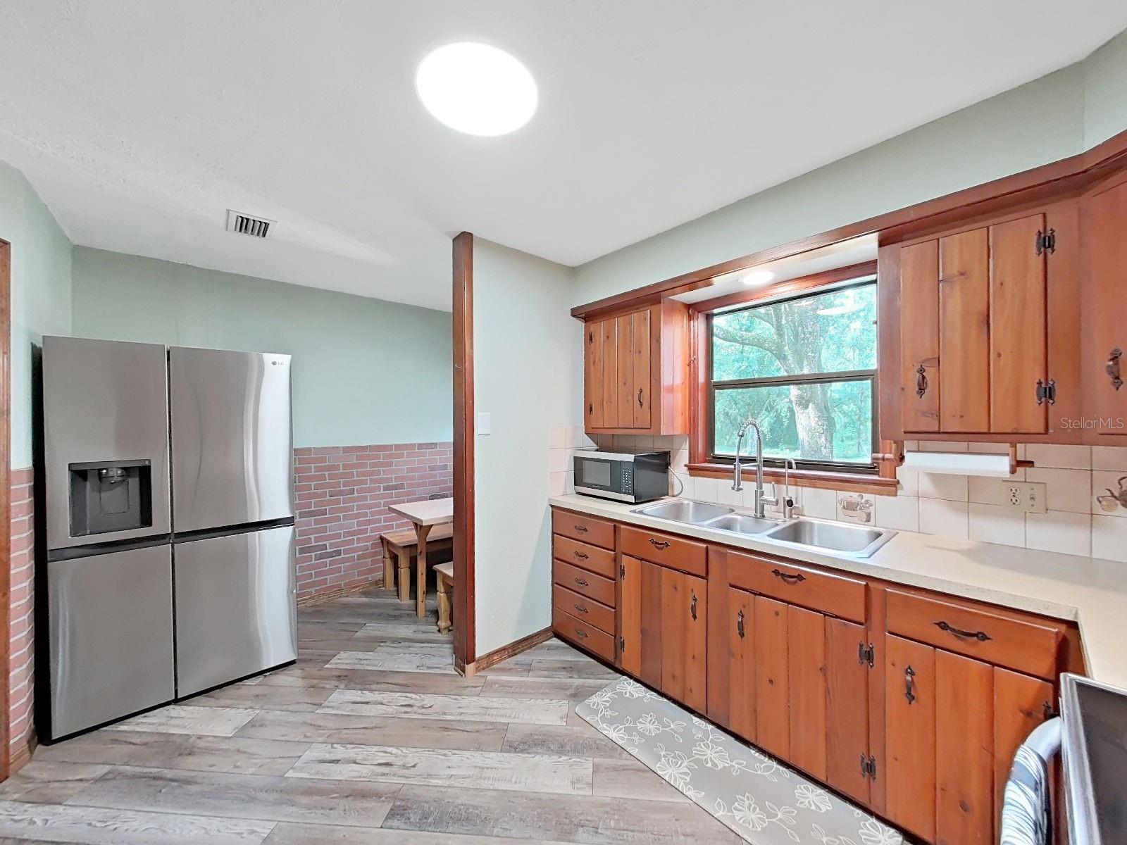 6075 COUNTRY CLUB RD — photo 28