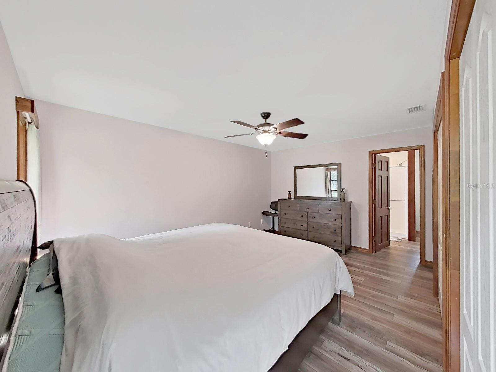 6075 COUNTRY CLUB RD — photo 34