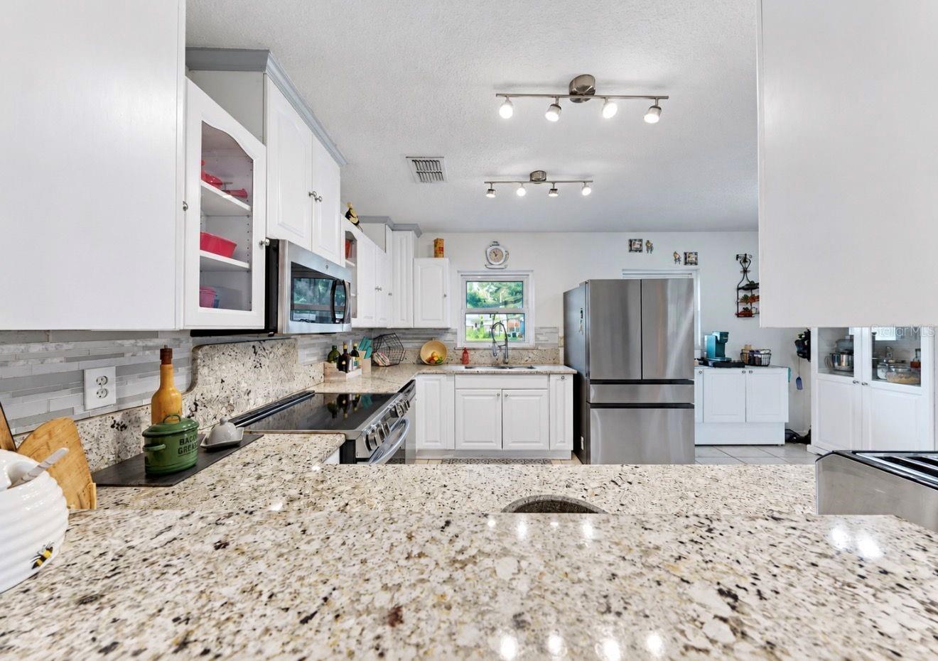 11004 RIVERVIEW DR — photo 17
