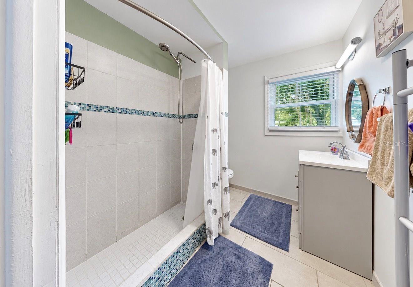 11004 RIVERVIEW DR — photo 45