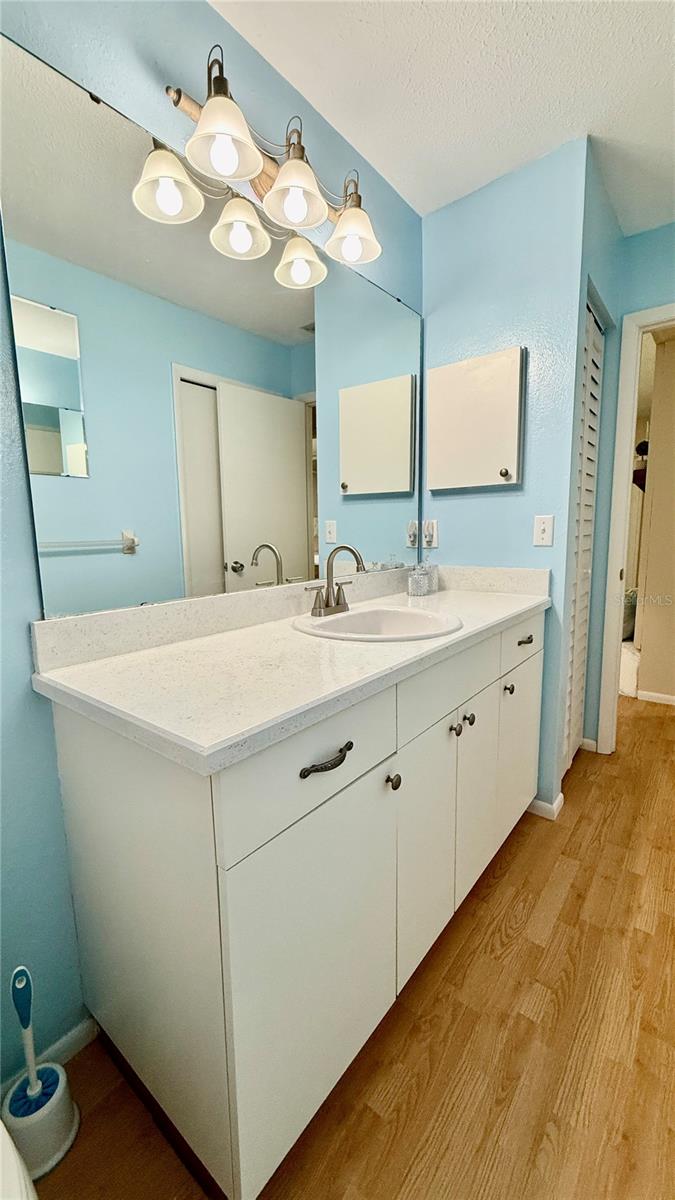 641 HANCOCK AVE — photo 10