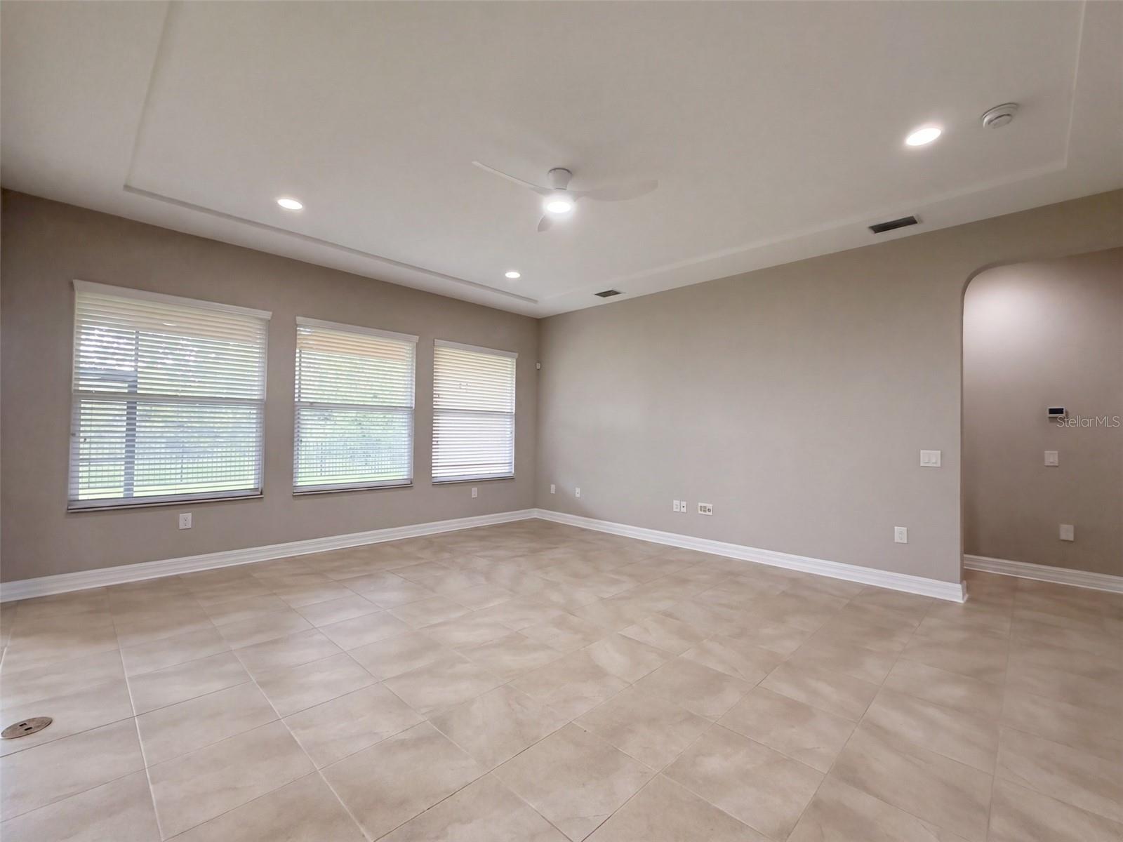 2589 GWYNHURST BLVD — photo 2