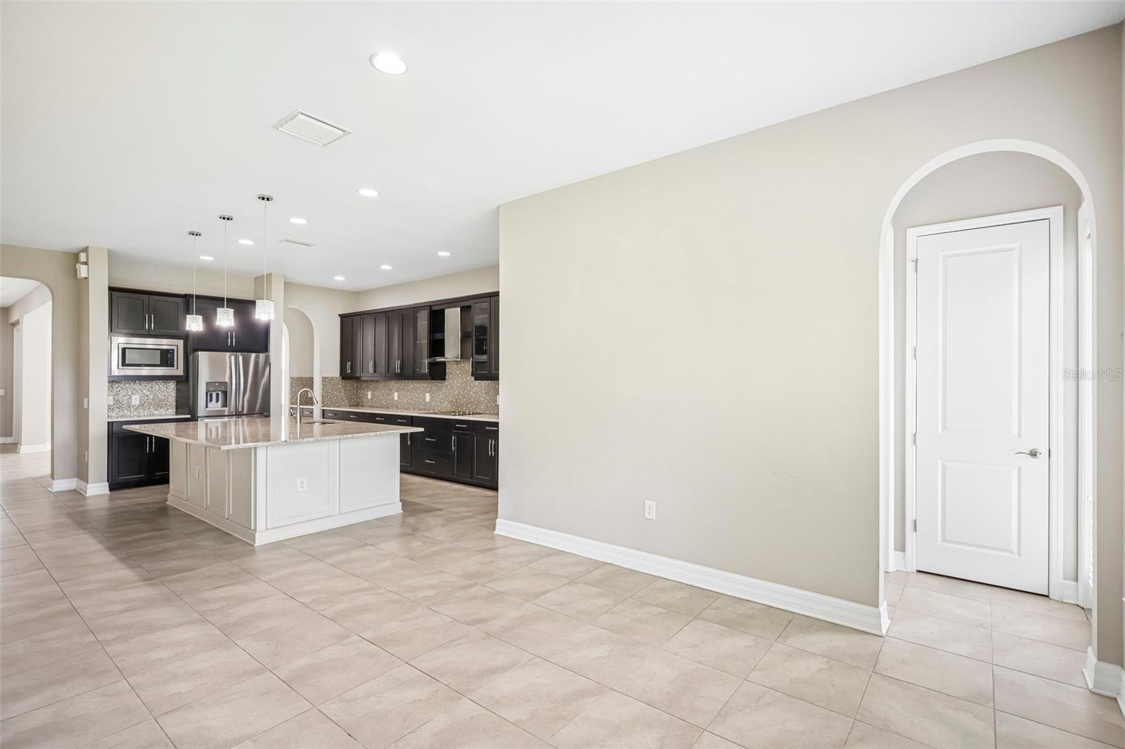 2589 GWYNHURST BLVD — photo 8