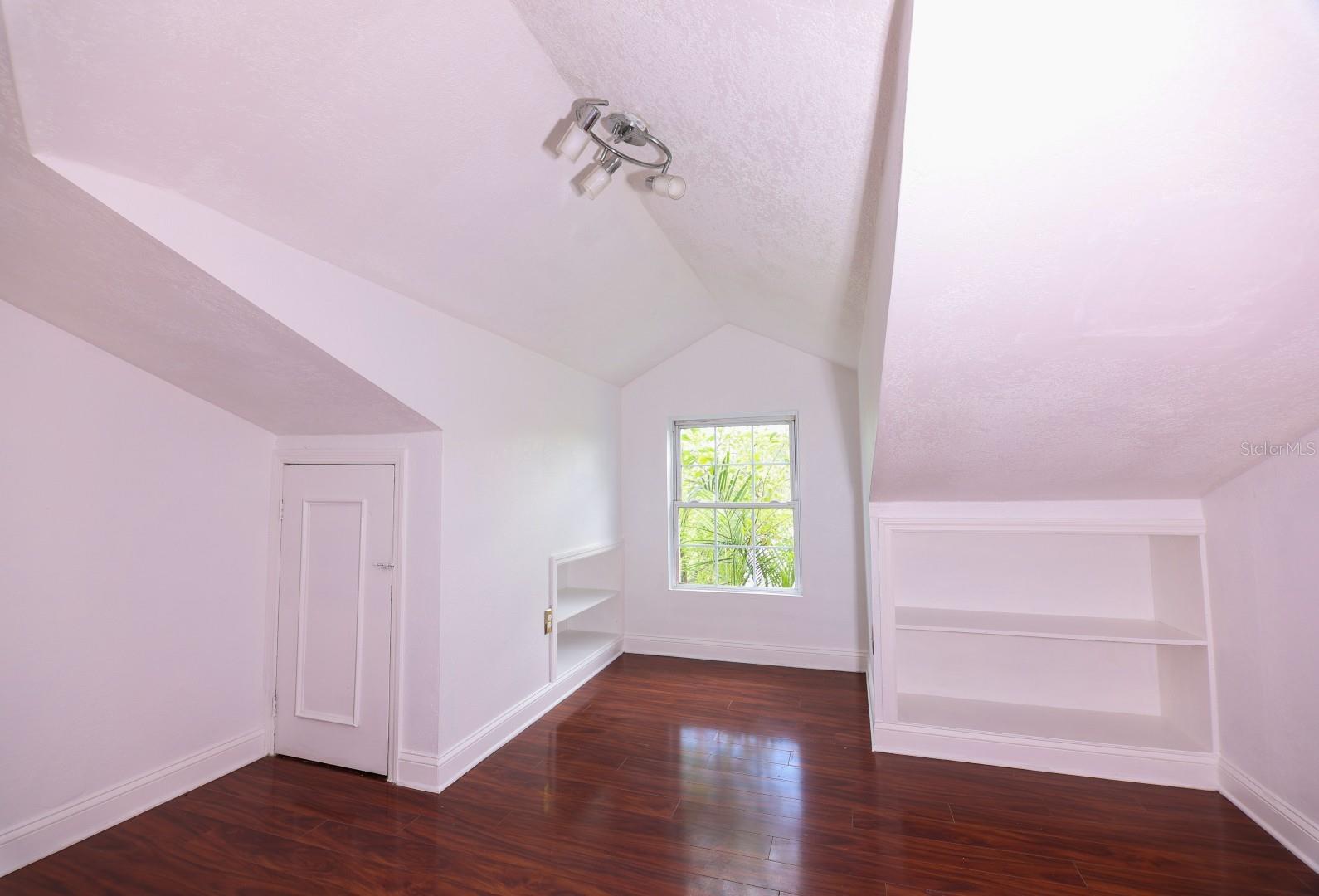 1655 DREW ST — photo 20