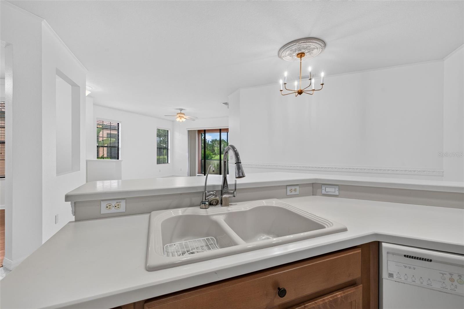 125 SHELL FALLS DR — photo 13
