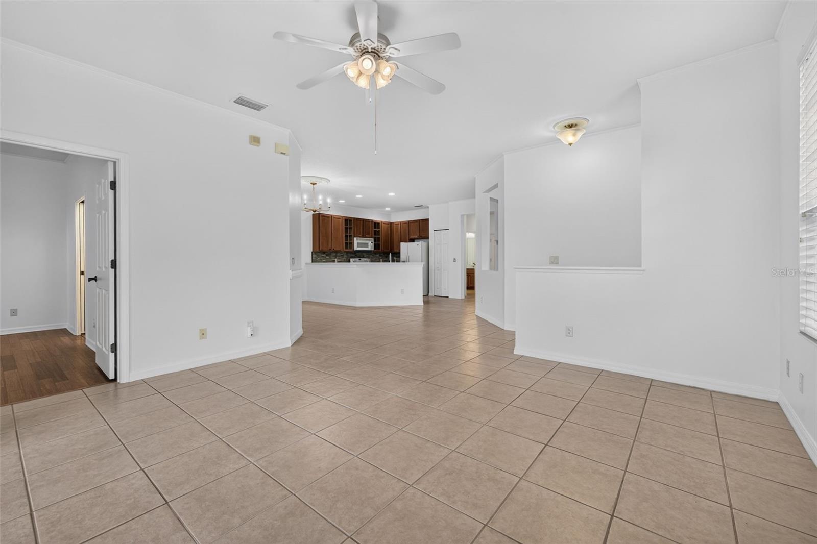 125 SHELL FALLS DR — photo 4