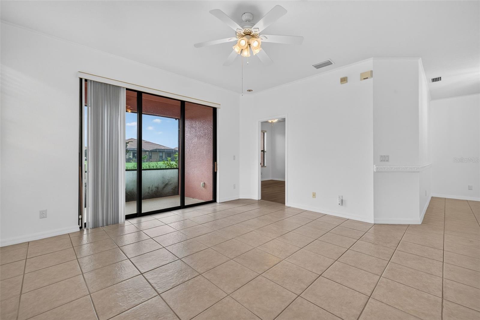 125 SHELL FALLS DR — photo 6