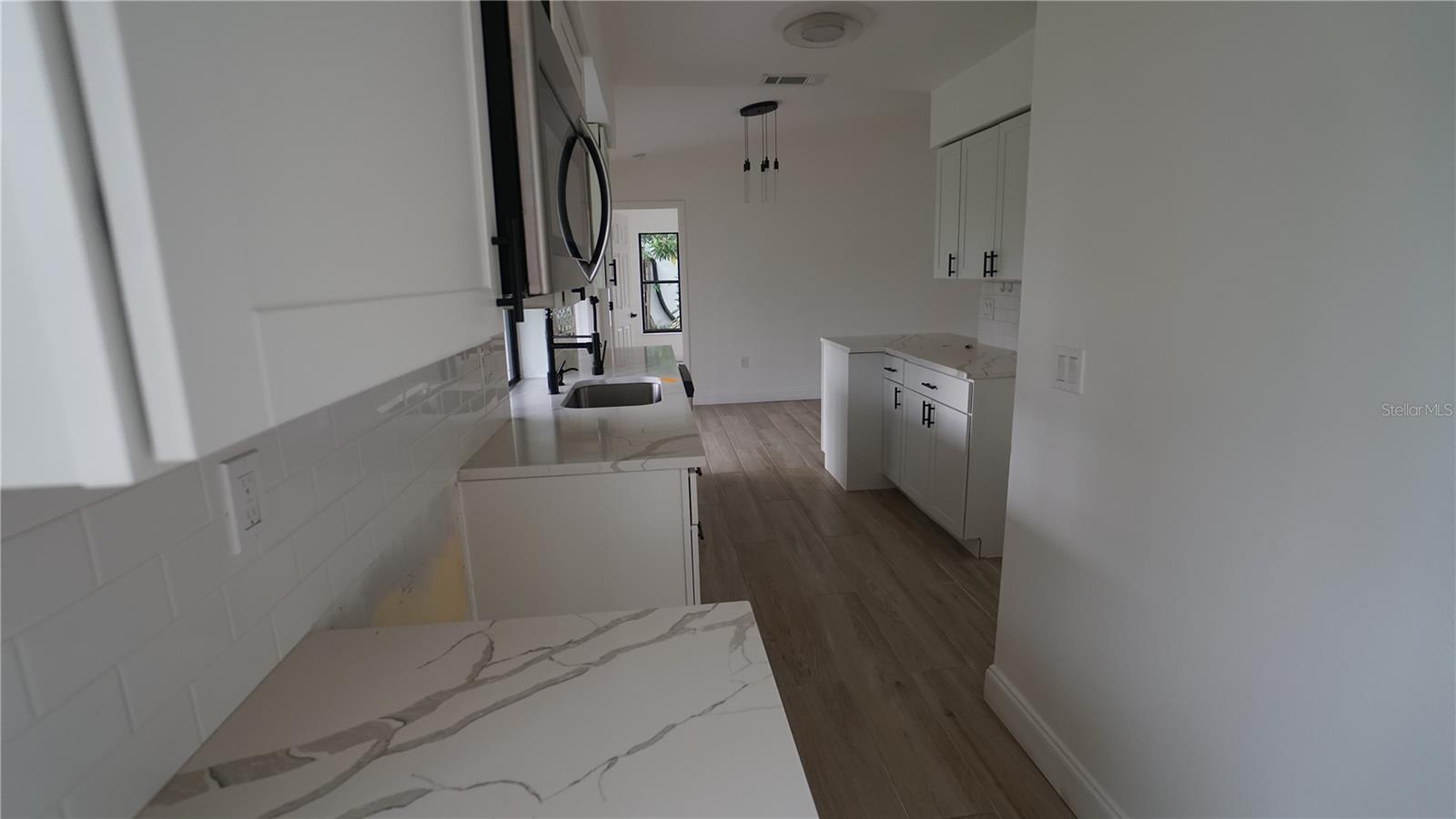 4372 ULSTER AVE — photo 14