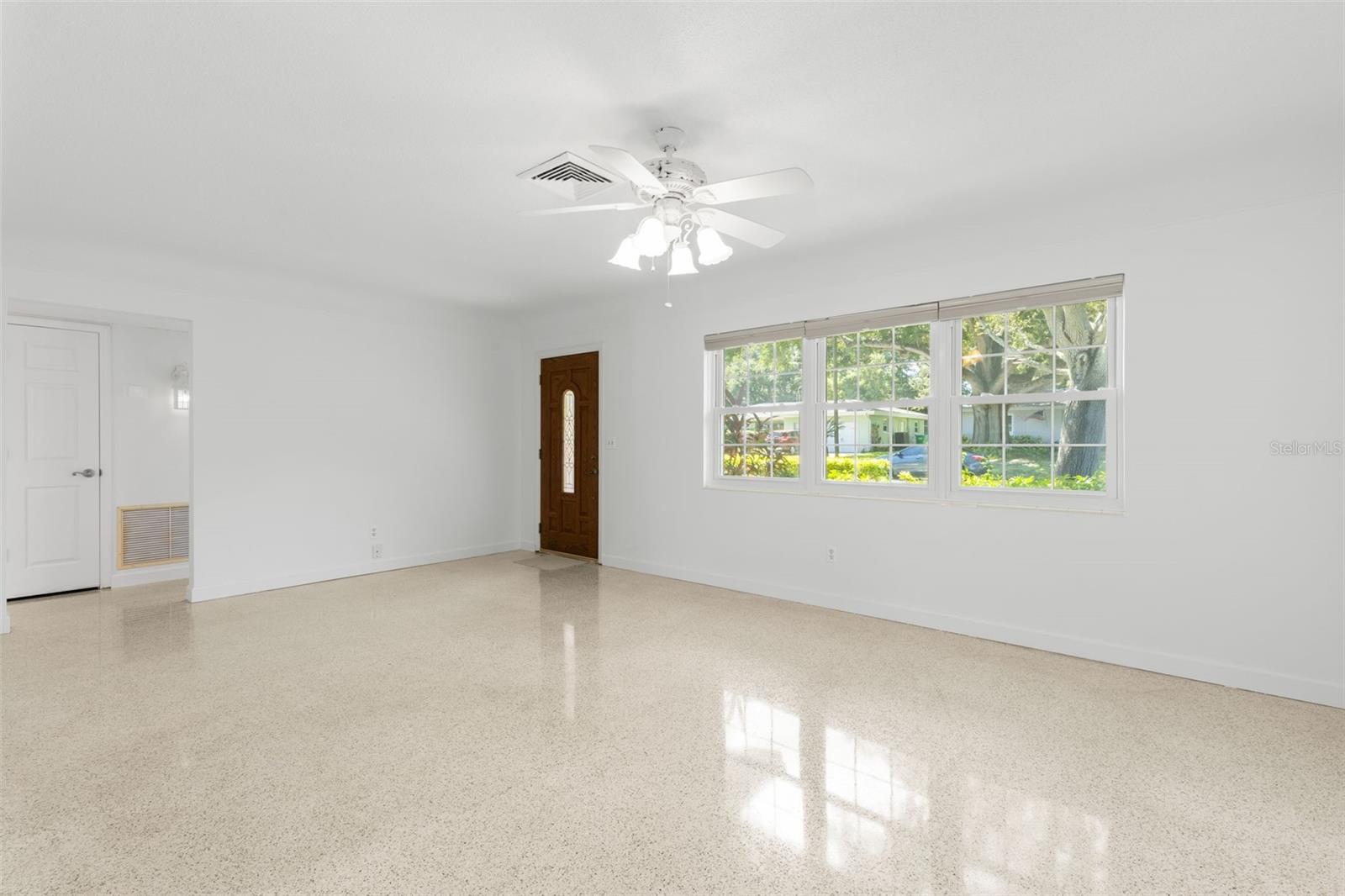 1653 S EVERGREEN AVE — photo 6