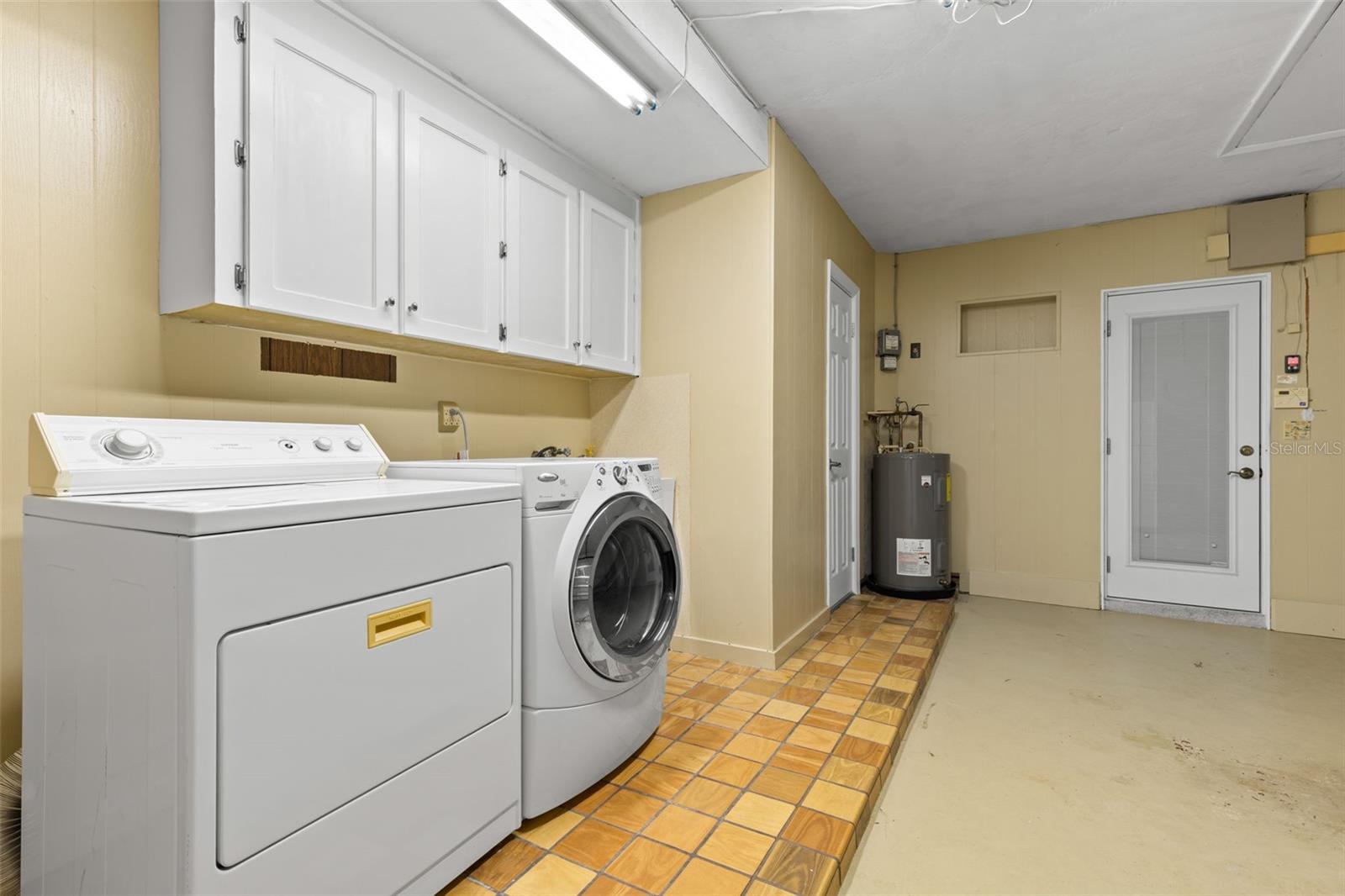 1653 S EVERGREEN AVE — photo 34