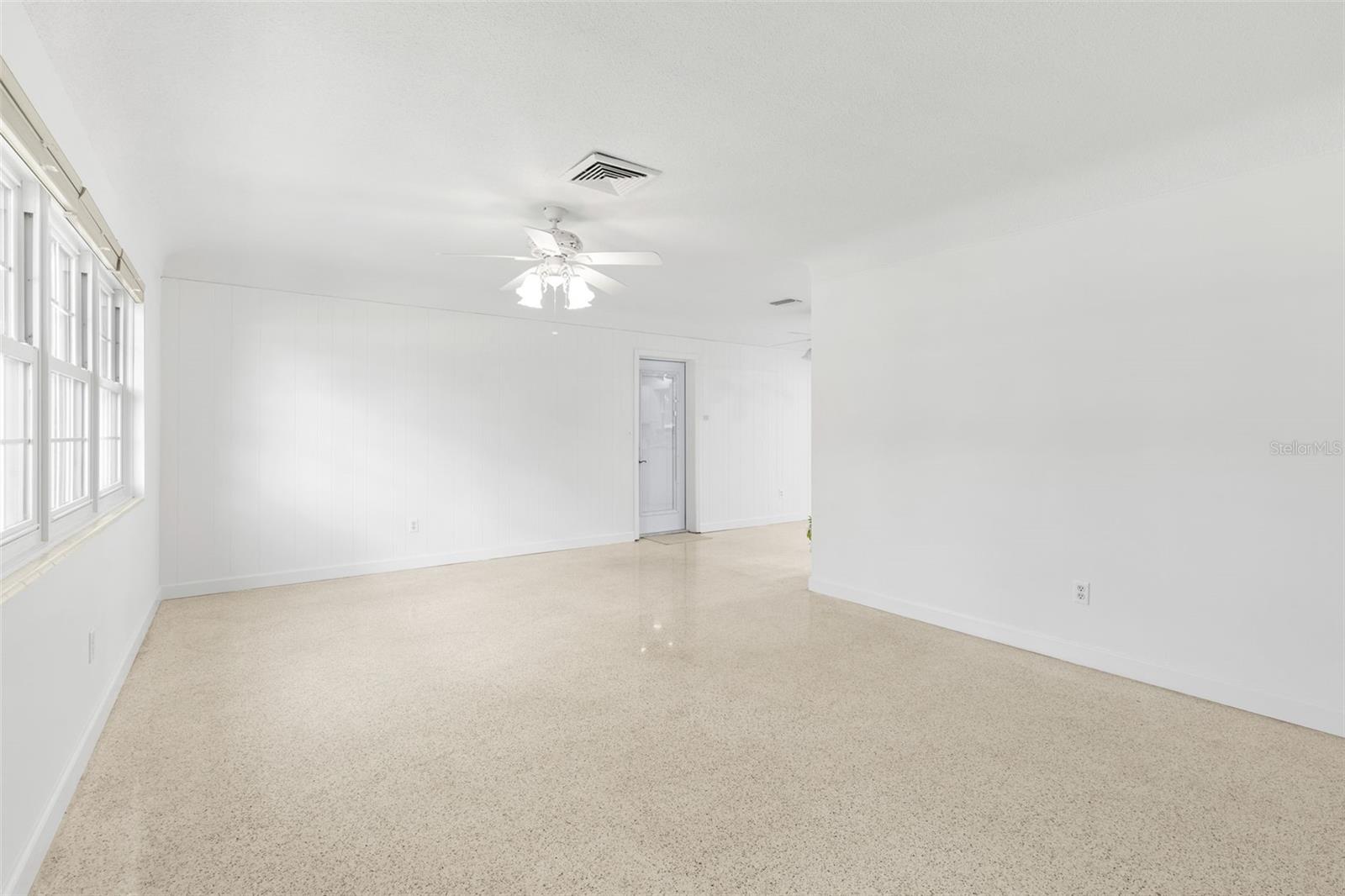 1653 S EVERGREEN AVE — photo 7