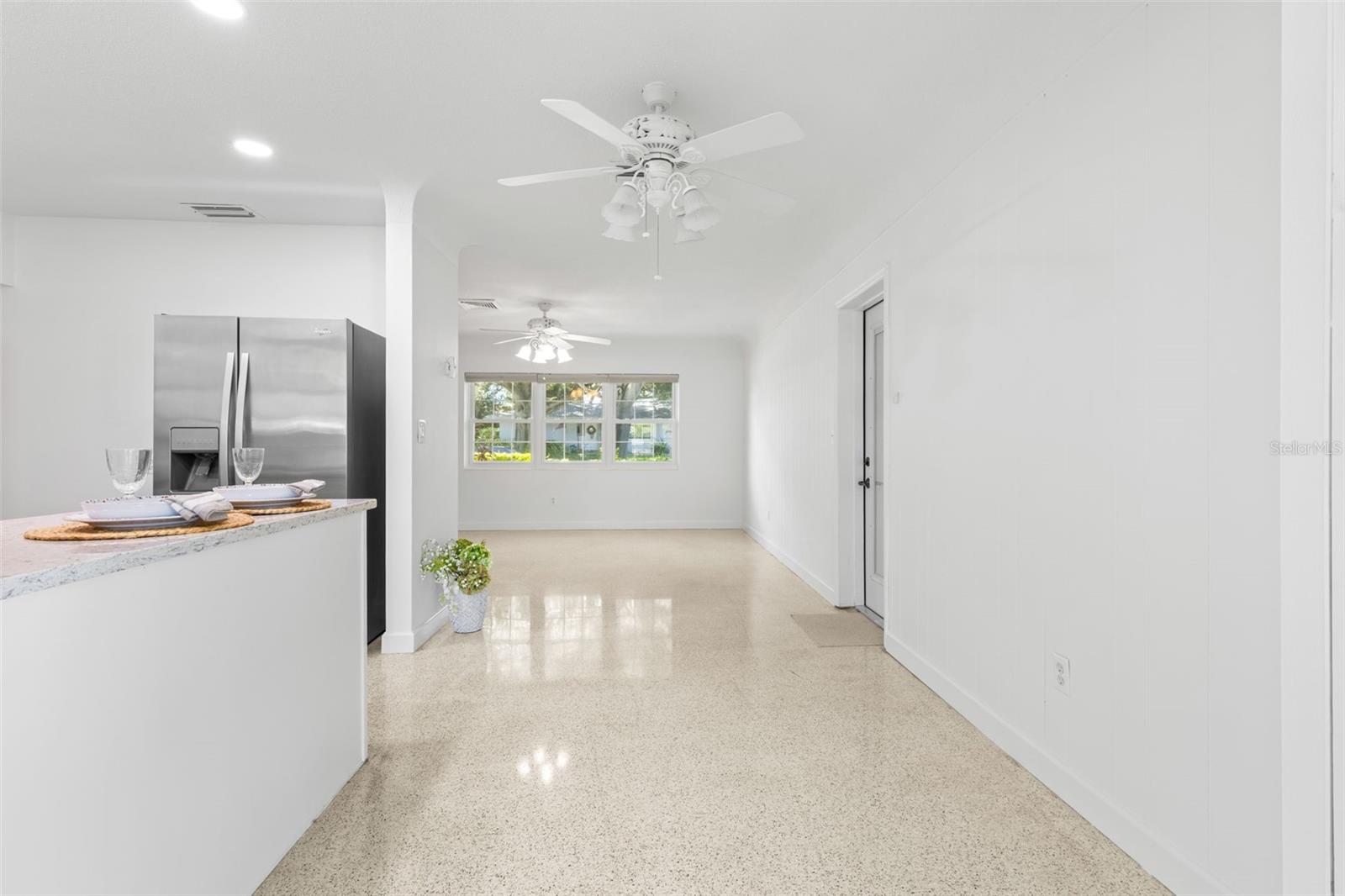 1653 S EVERGREEN AVE — photo 16