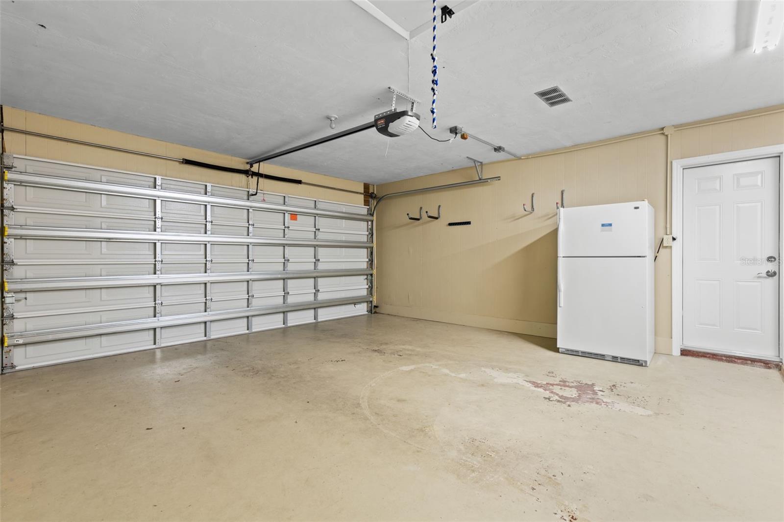 1653 S EVERGREEN AVE — photo 32