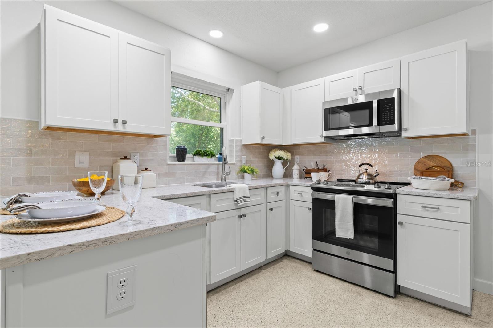 1653 S EVERGREEN AVE — photo 11