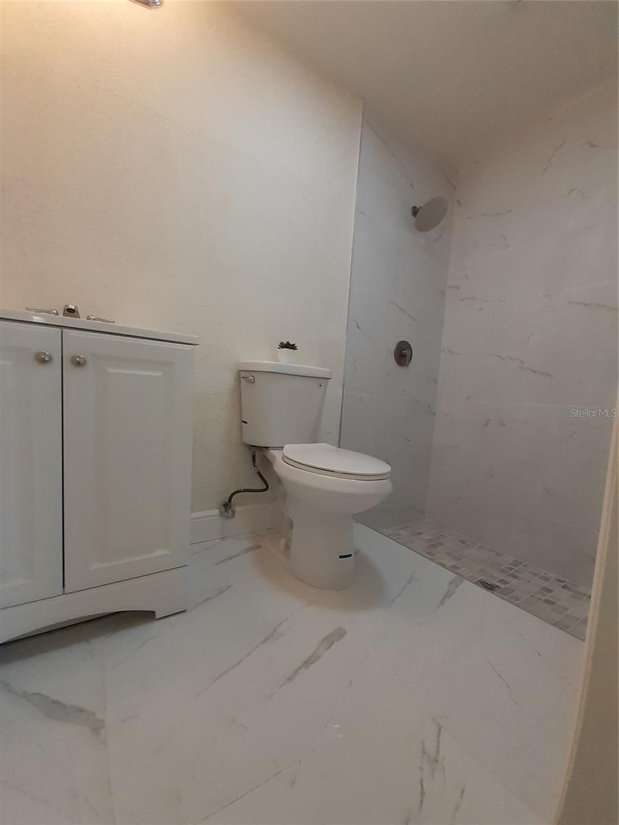 3314 COLUMBUS DR — photo 8