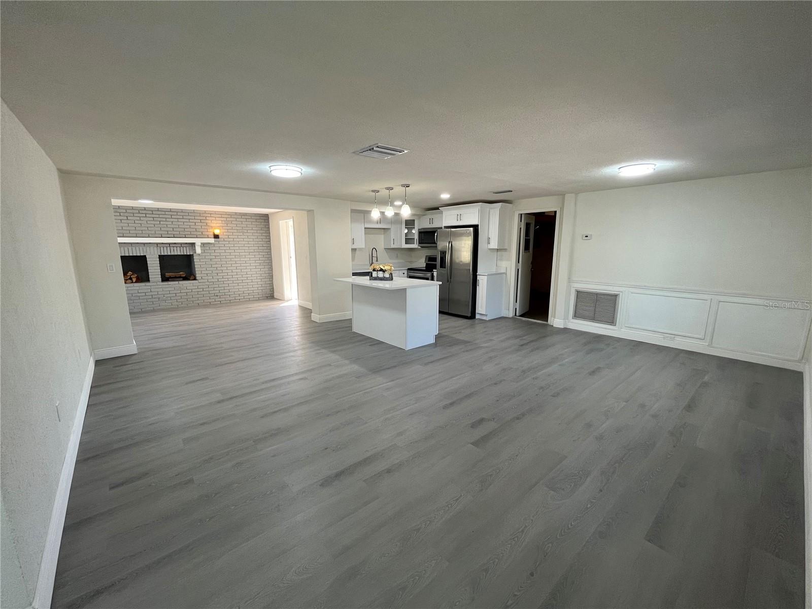3314 COLUMBUS DR — photo 4