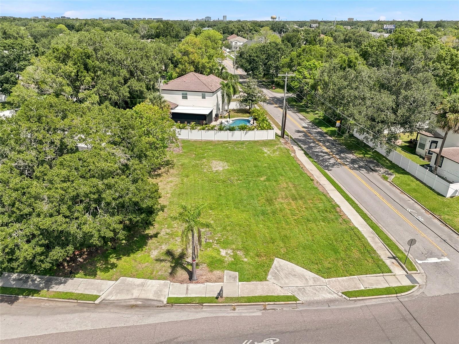 3622 W TAMPA CIR — photo 13