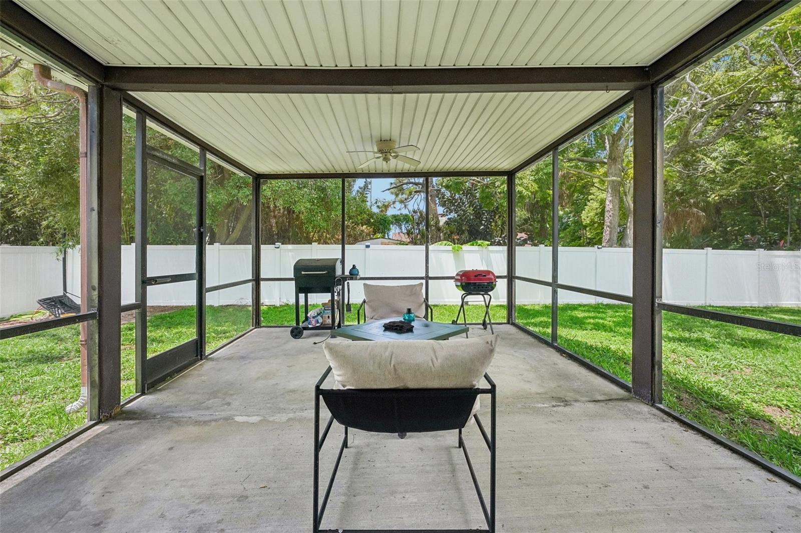 16139 VILLA DR — photo 34
