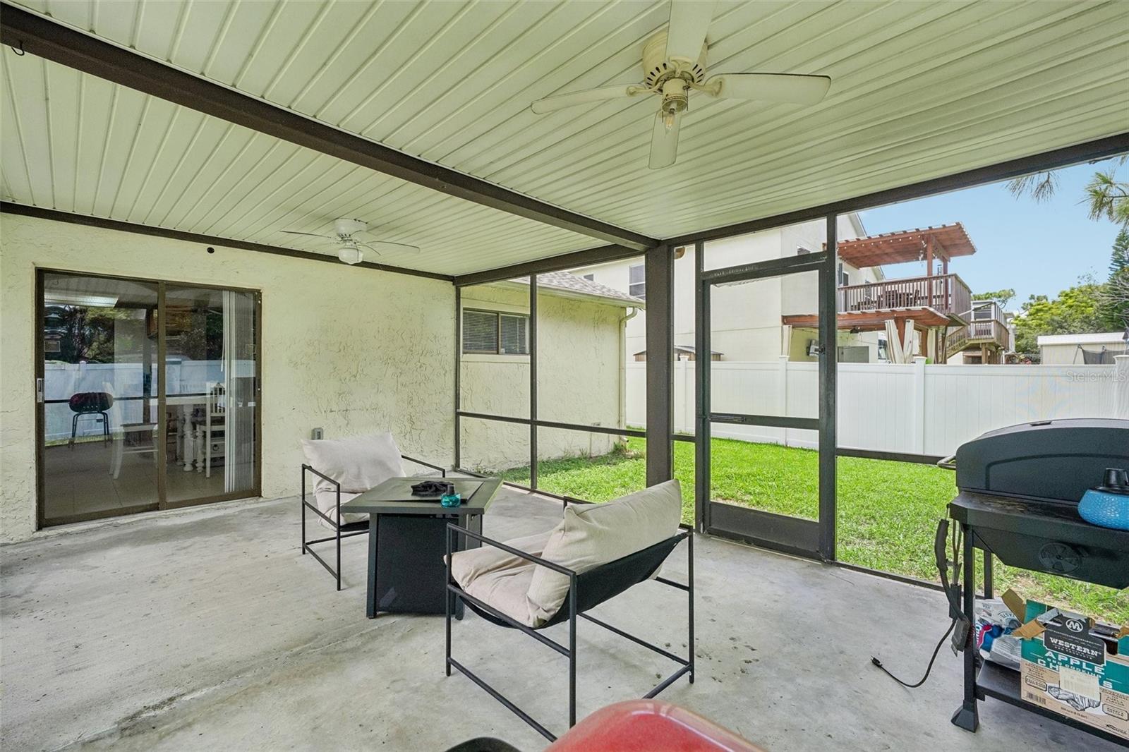 16139 VILLA DR — photo 33
