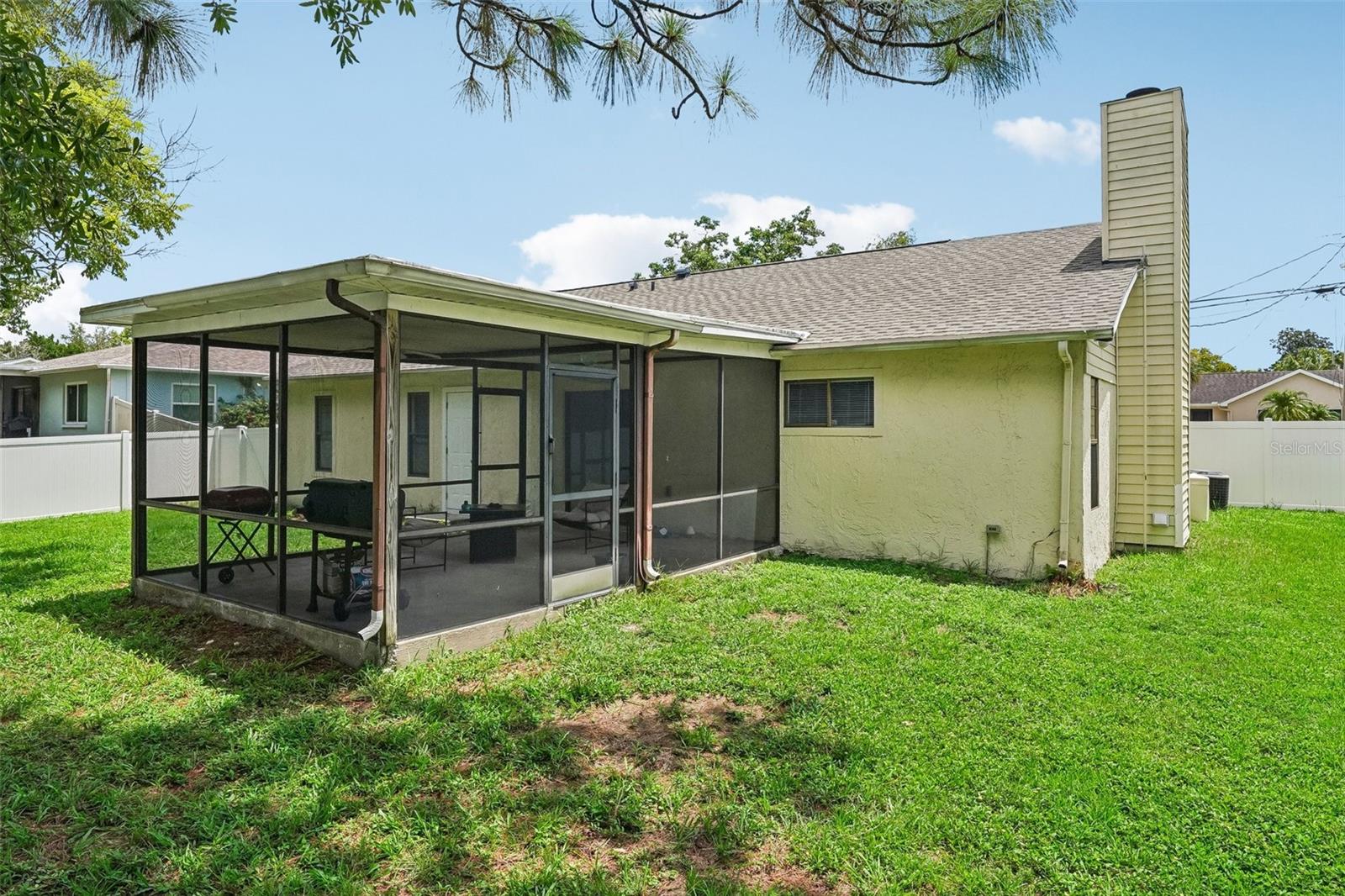 16139 VILLA DR — photo 37